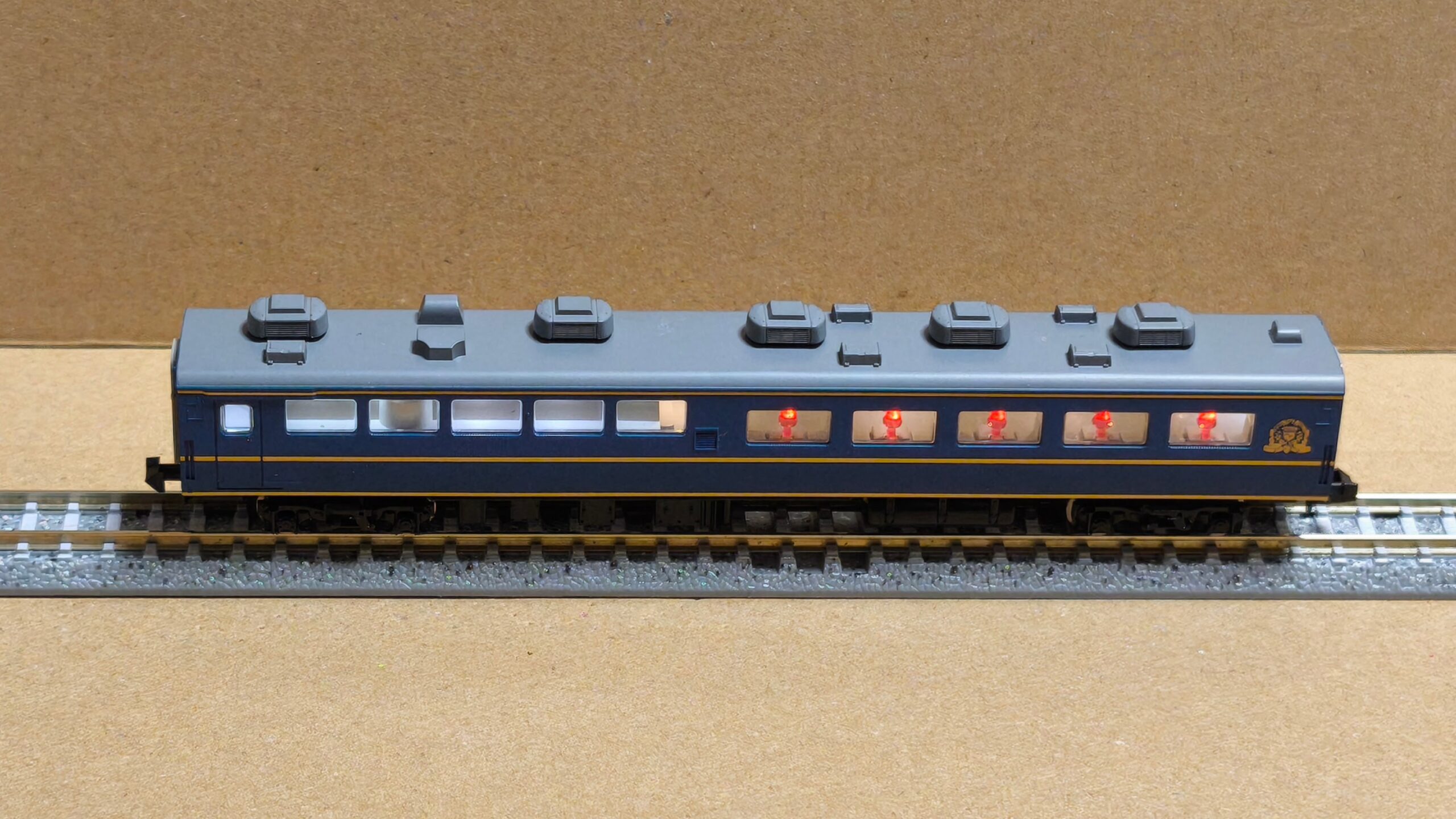 T社 寝台客車専用室内灯 スシ24-500(北)向け - 画像 (2)